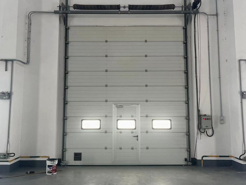 美高工业提升门：高强度、高安全、高密封的现代化仓储物流优选方案插图1