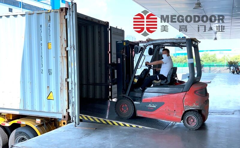 淮安装卸货平台厂家怎么选？液压登车桥选型指南缩略图