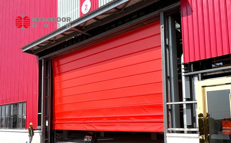 淮安工业堆积门：高效密封与智能运行的完美融合插图1