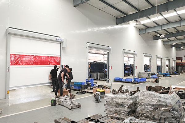 淮安焊接机器人工作站专用自动卷帘门插图1