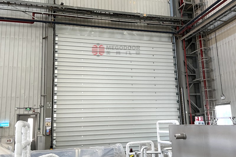 淮安电子厂抗风防盗滑升门：工业安全与空间效率的完美平衡插图