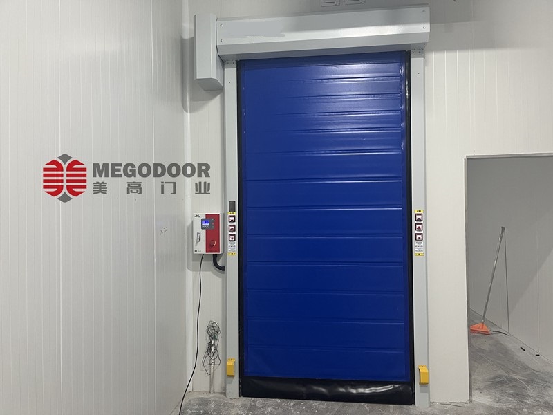 药品安全守护者：淮安药品仓库专用保温快速卷帘门系统插图